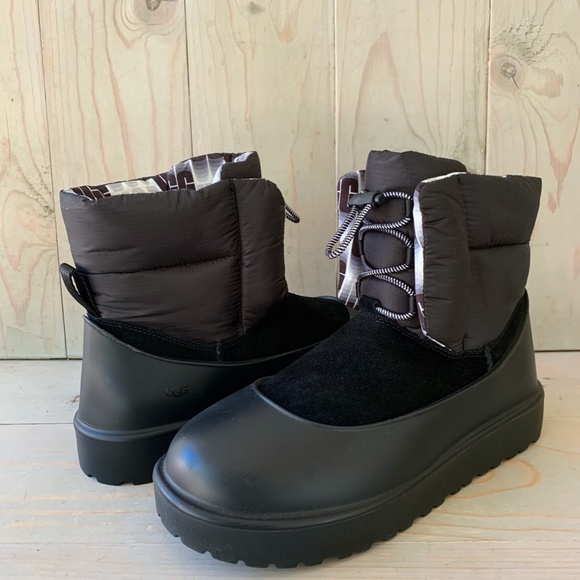 UGG CLASSIC MAXI TOGGLE  WOMENS BOOTS US 8 NIB - Picture 1 of 11